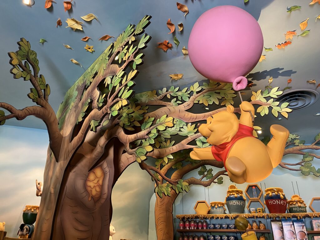 【香港ディズニー】可愛いプーさんグッズが集結！ショップ「Pooh